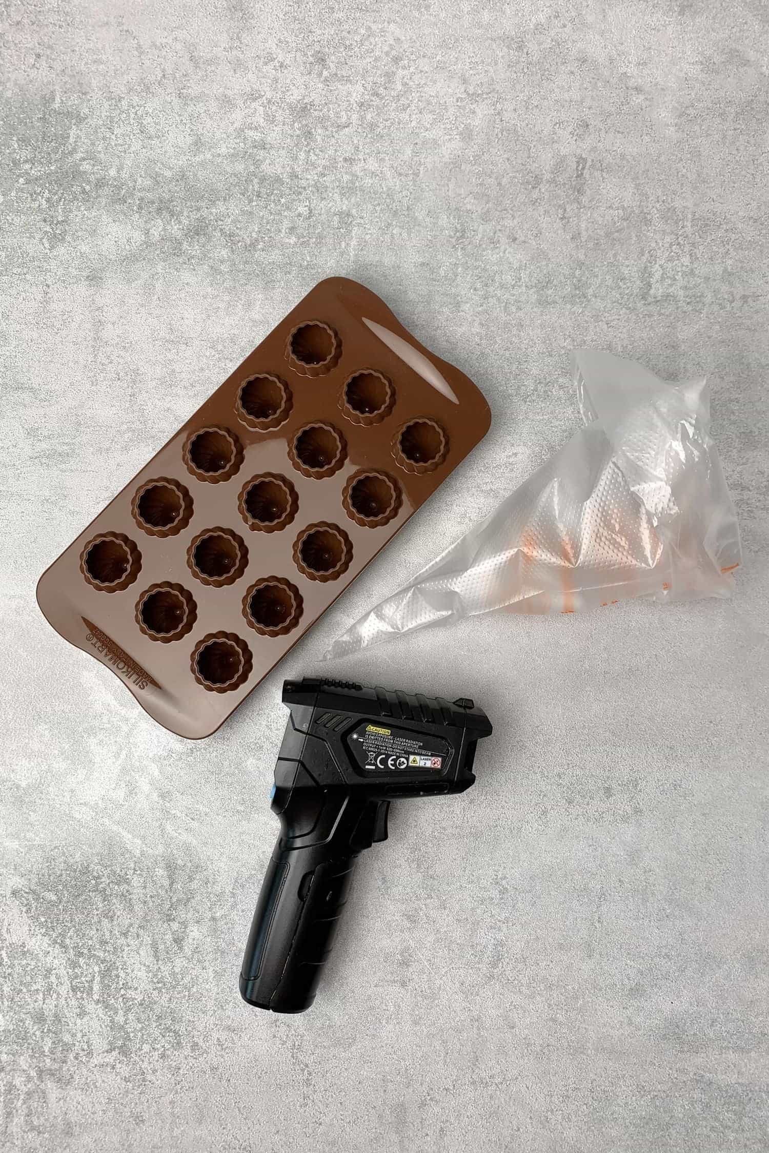Chocolate Hazelnut Bonbon equipment .