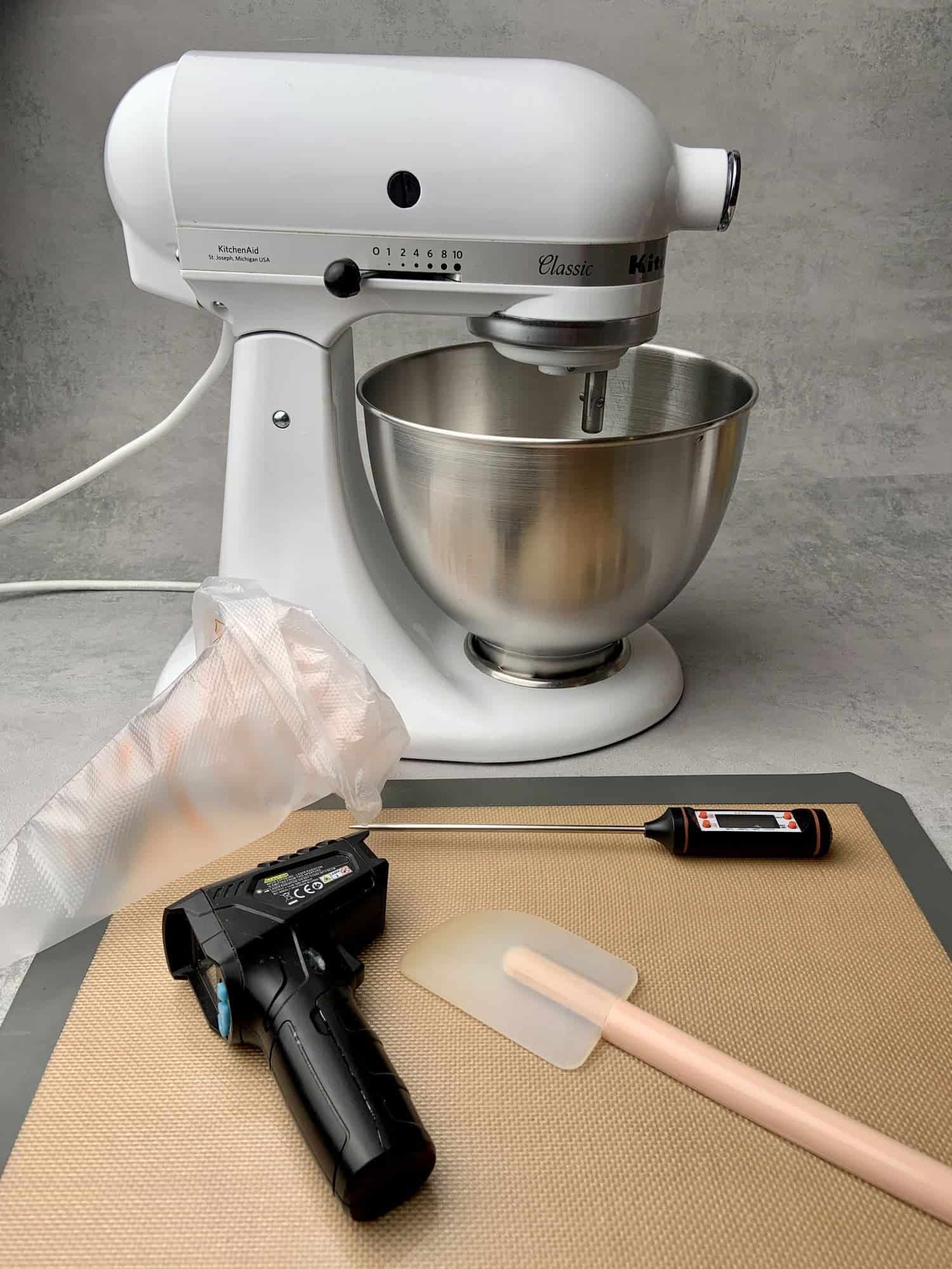 Equipments for the macaron recipe. 