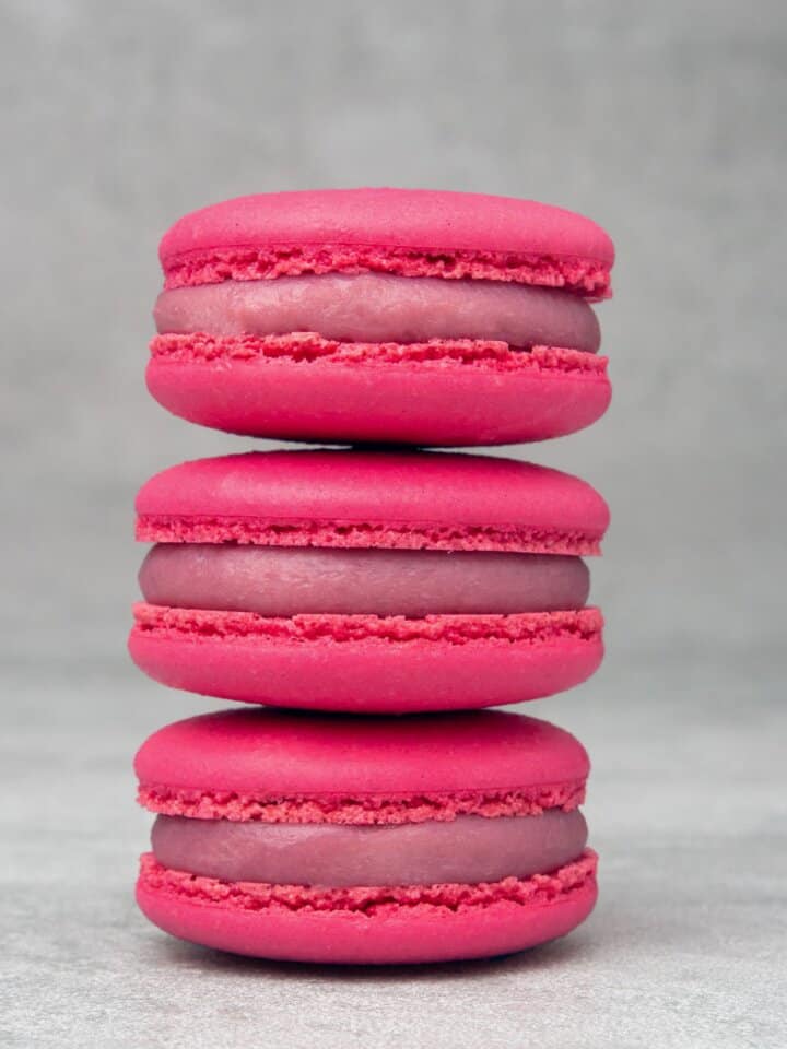 Strawberry Pavlova cake Spatula Desserts