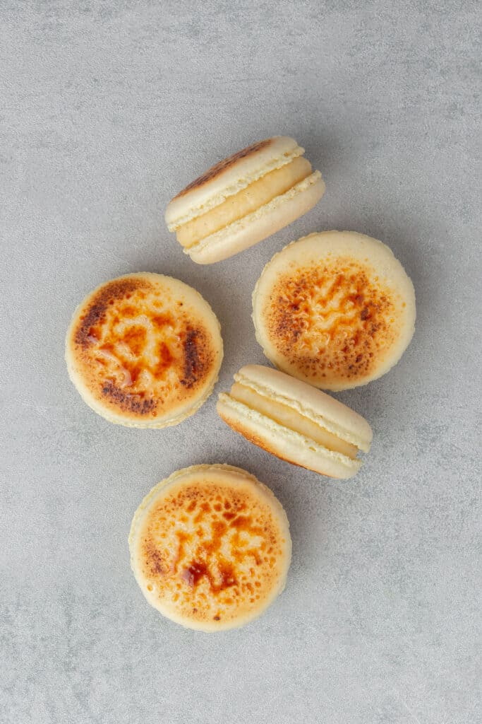 Crème brûlée macaron recipe 19 Crème brûlée macaron