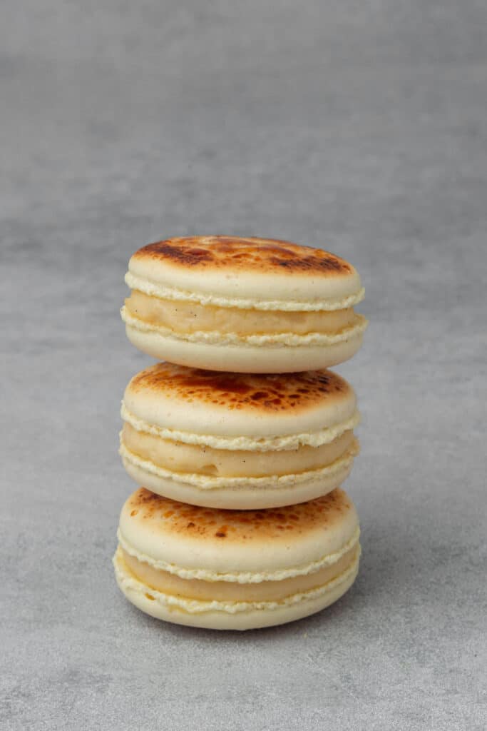 Crème brûlée macaron recipe 5 Crème brûlée macaron