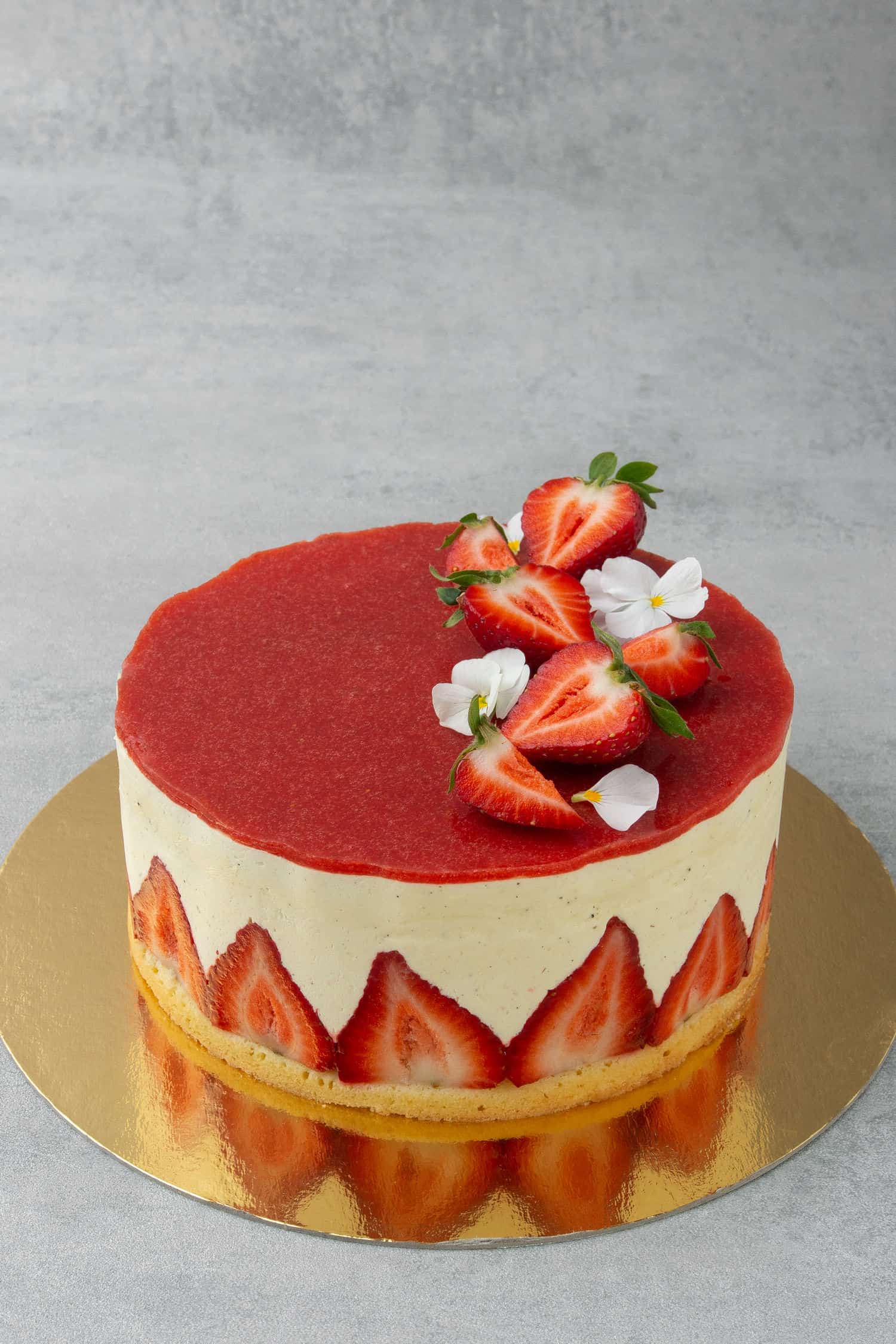 Heart Galore Valentine Strawberry Cake - RainbowsnRibbons | Cake delivery  in Jammu