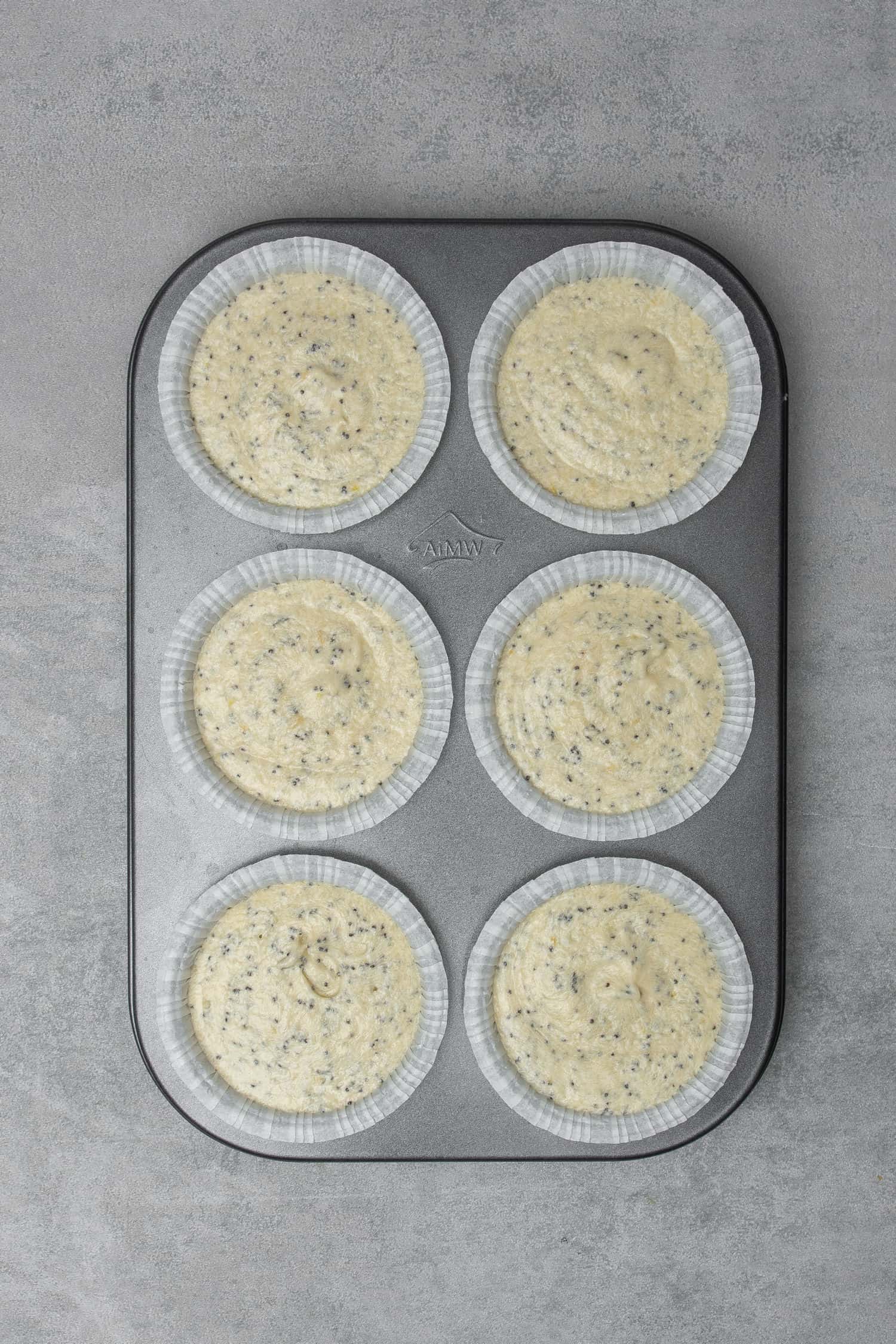 Lemon poppyseed cupcake