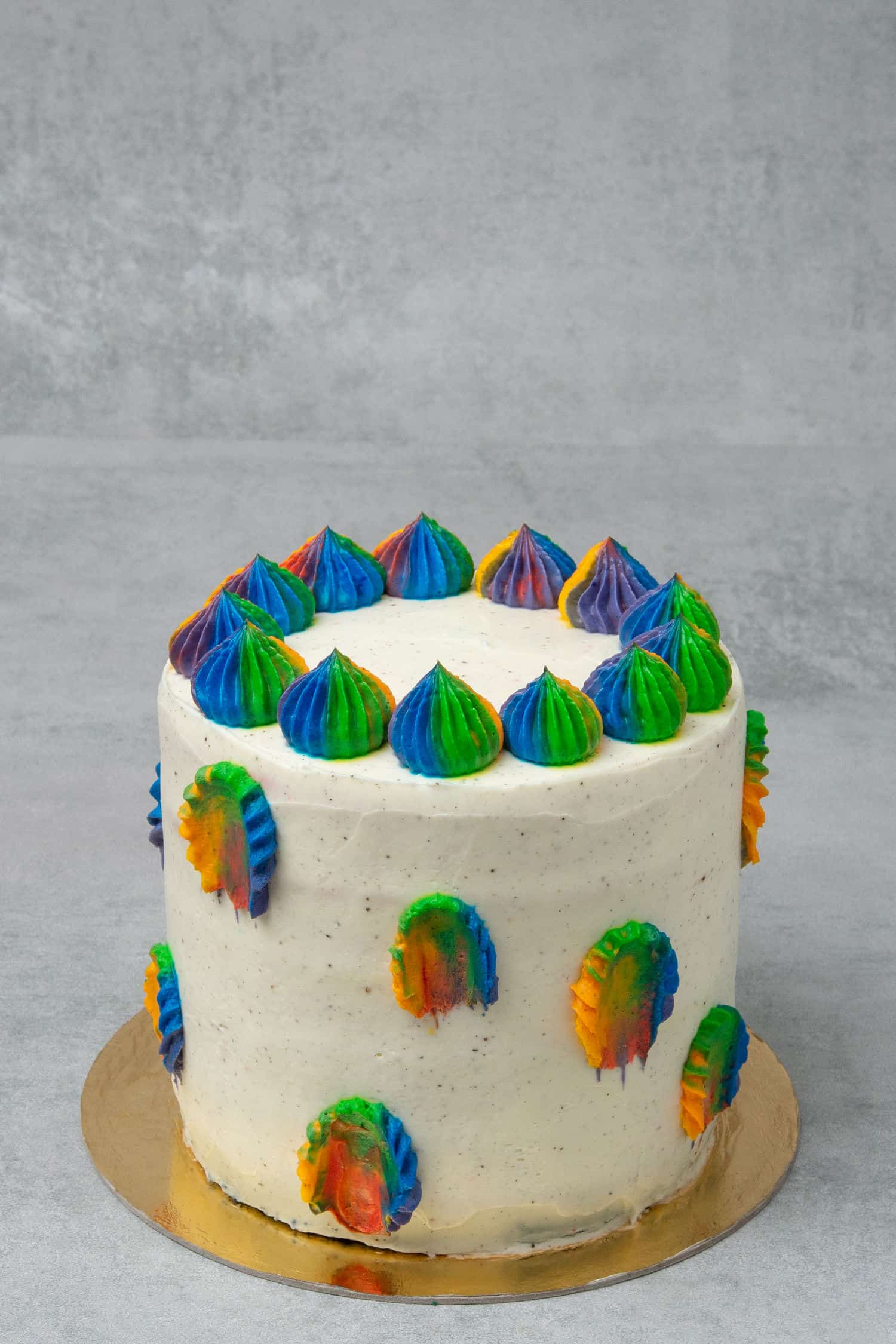 Rainbow Reveal Easy Layers! Cake - Wilton