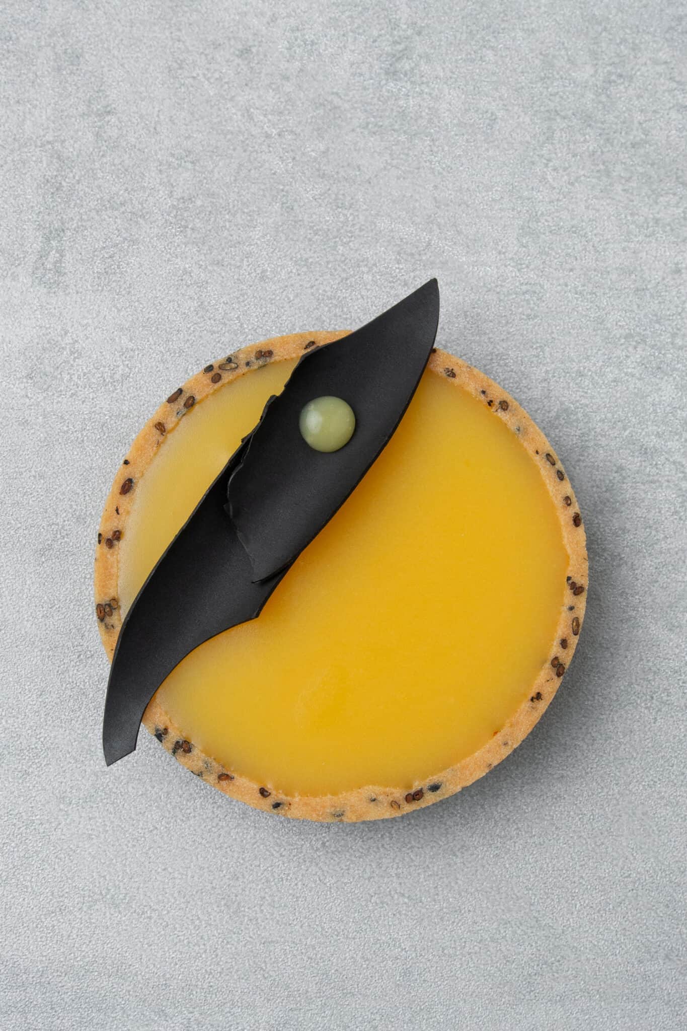 Black sesame Tart with Yuzu curd Spatula Desserts