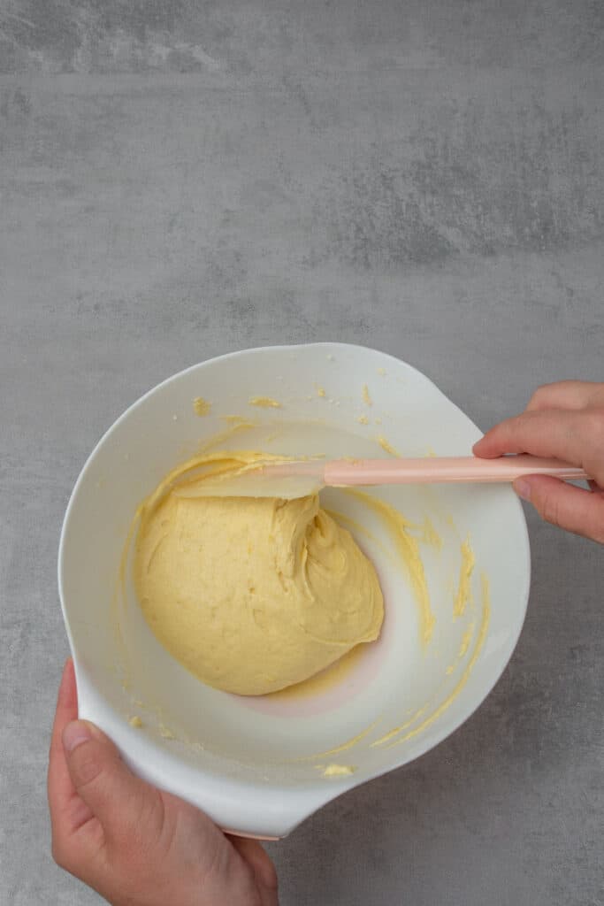 Lemon meringue loaf cake process