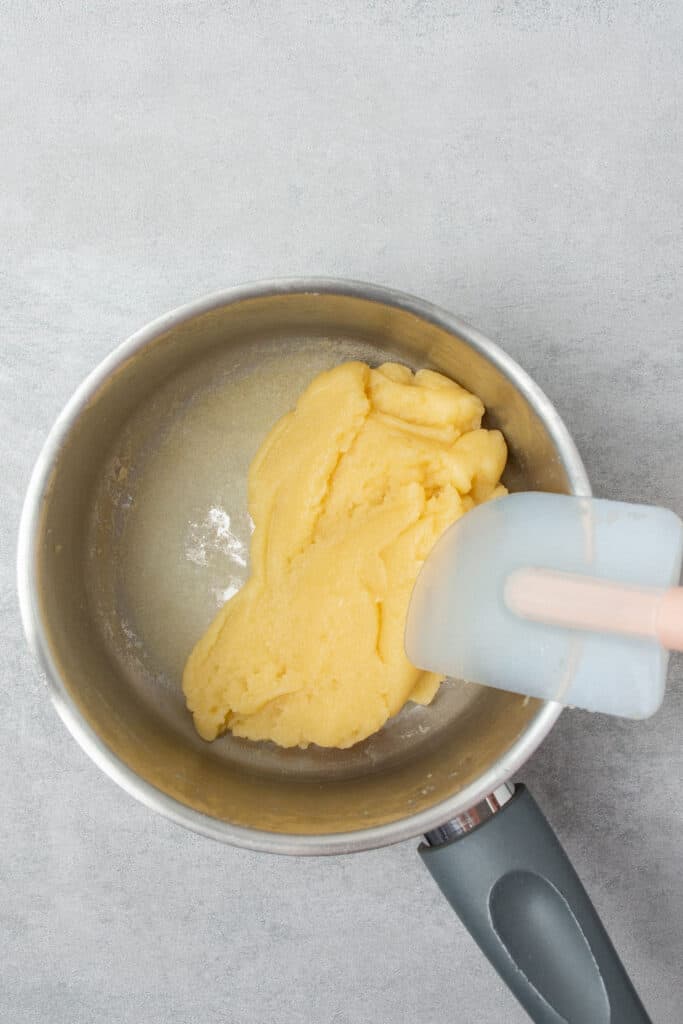 Crème Brûlée Choux au craquelin process