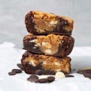 3 Brownie blondies on top of each.