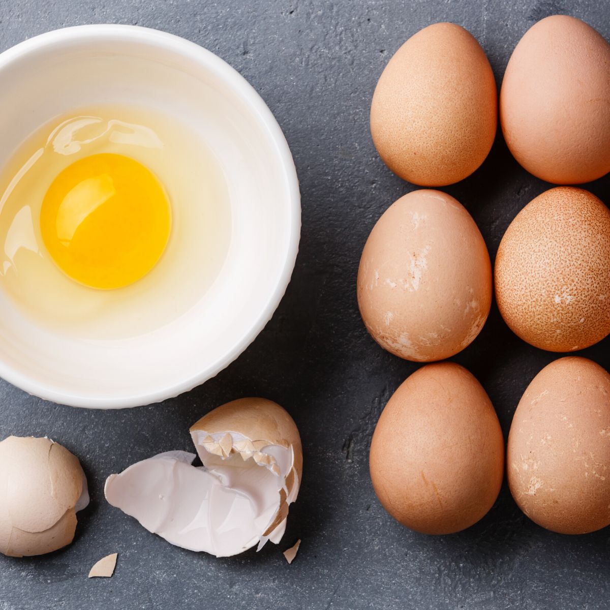 https://www.spatuladesserts.com/wp-content/uploads/2022/11/Egg-Substitute-for-Baking-1.jpg
