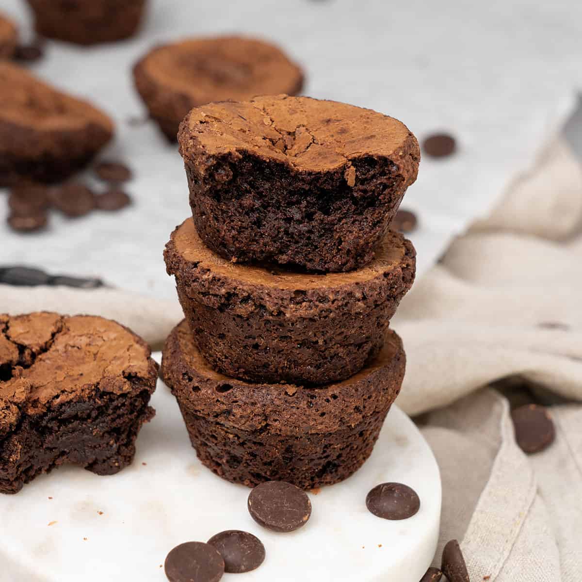 Mini brownie bites on top of each.