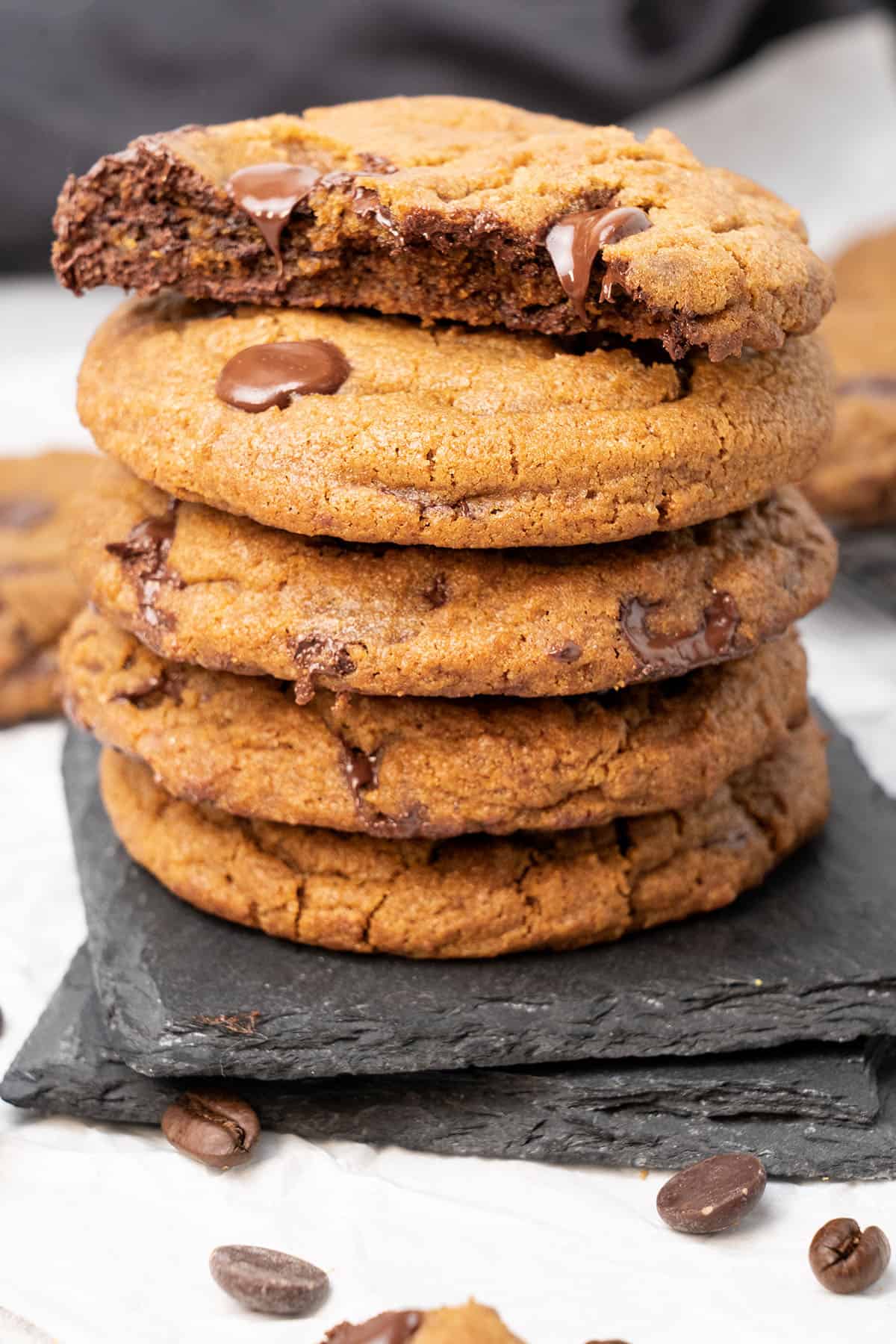 5 Coffee cookies on top of each.