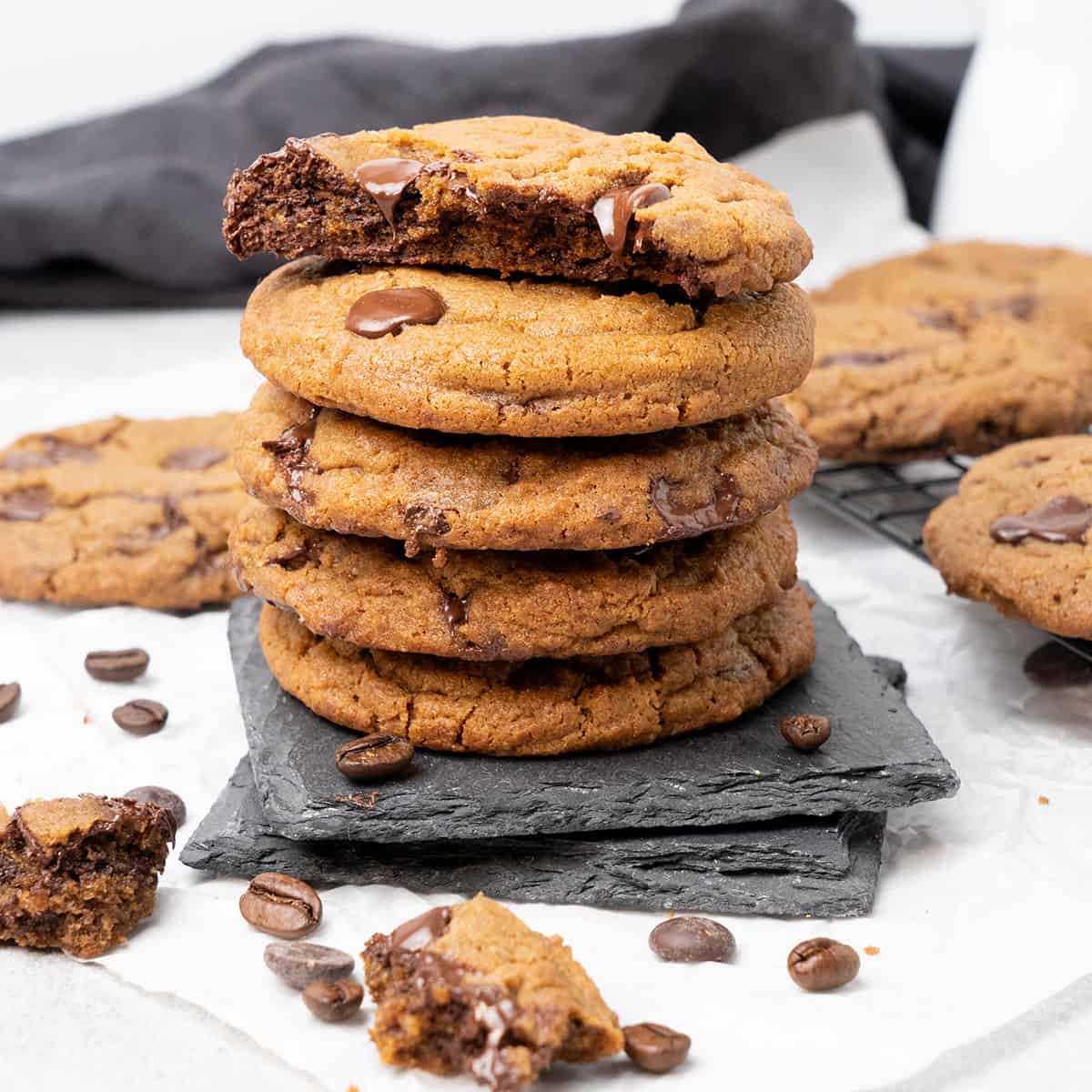 5 Coffee cookies on top of each.