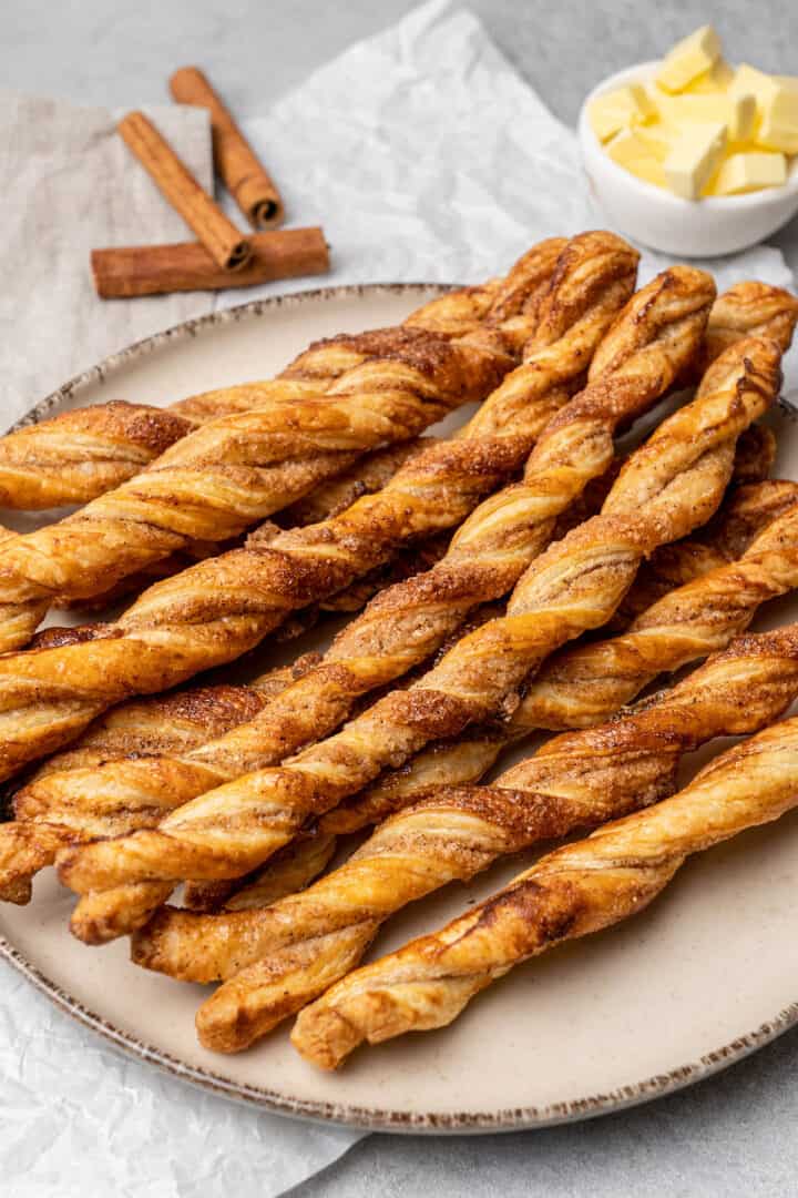Puff Pastry Cinnamon Twists (VIDEO) Spatula Desserts