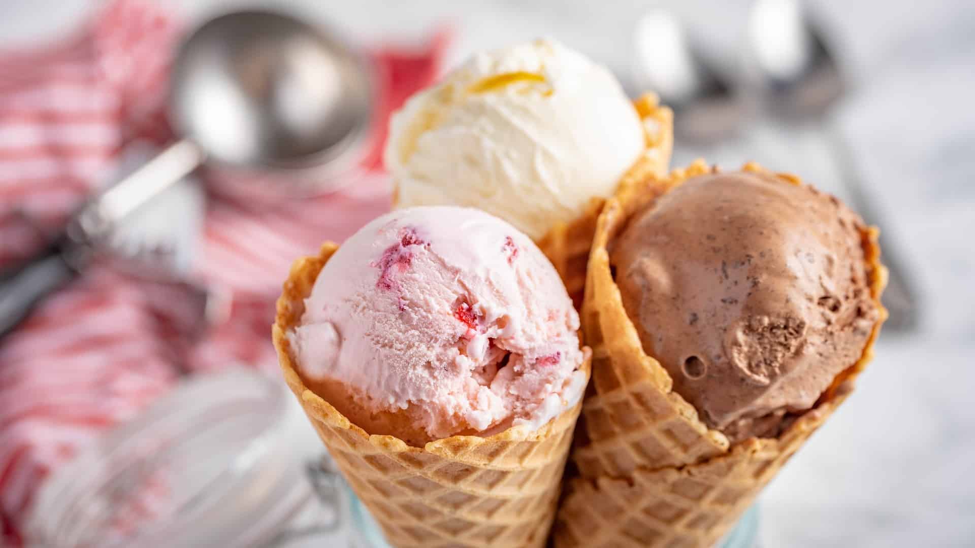 ice cream cones with vanilla chocolate ansdstrawberry