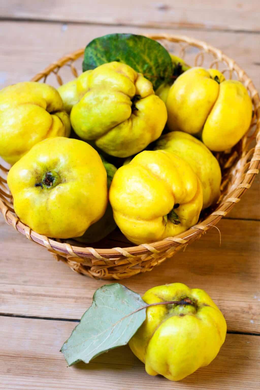 What is Quince Fruit Spatula Desserts