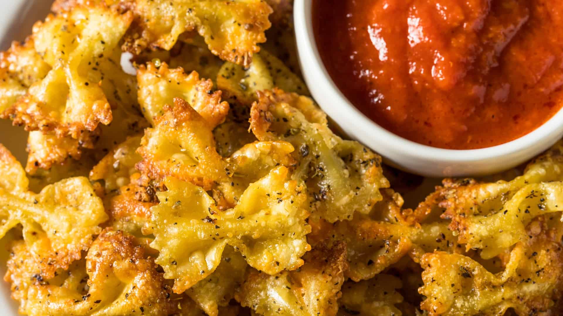 pasta chips with marinara sauce