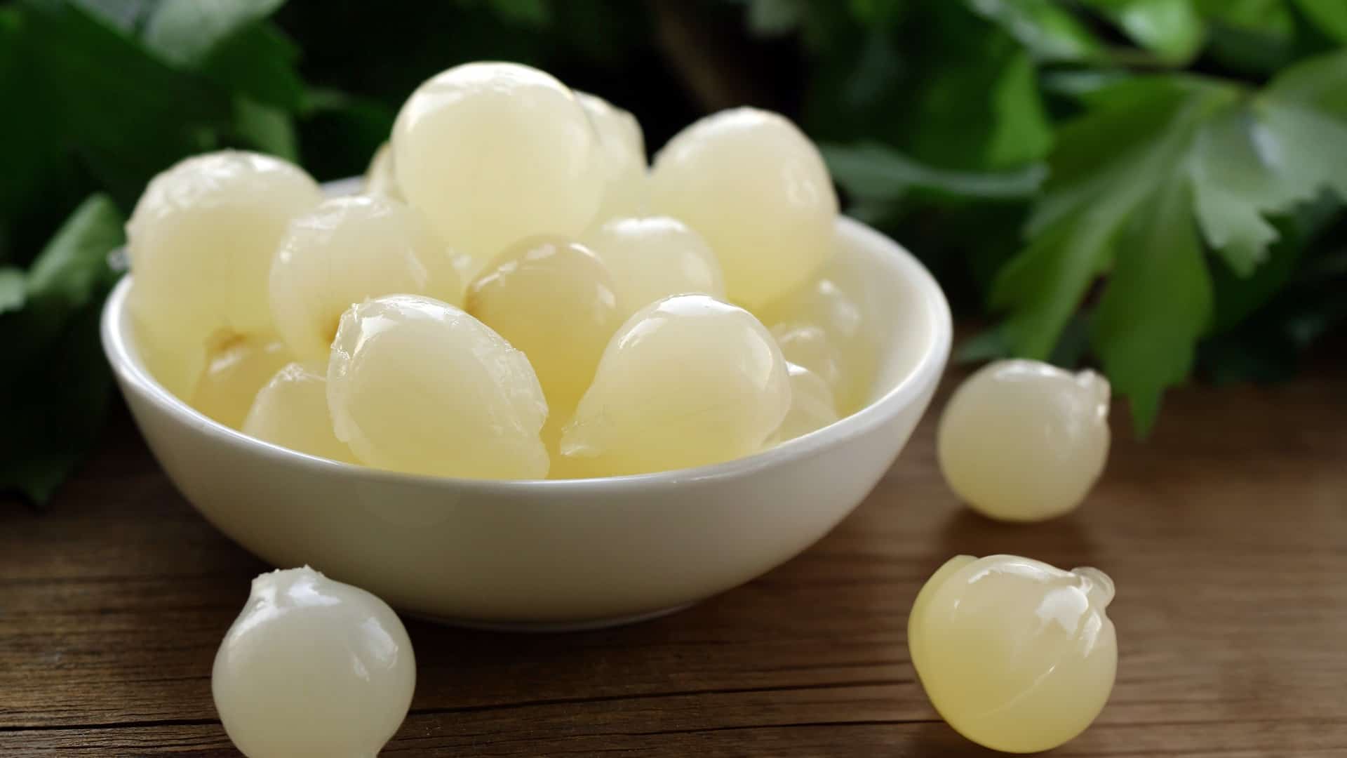 bowl of pearl onions