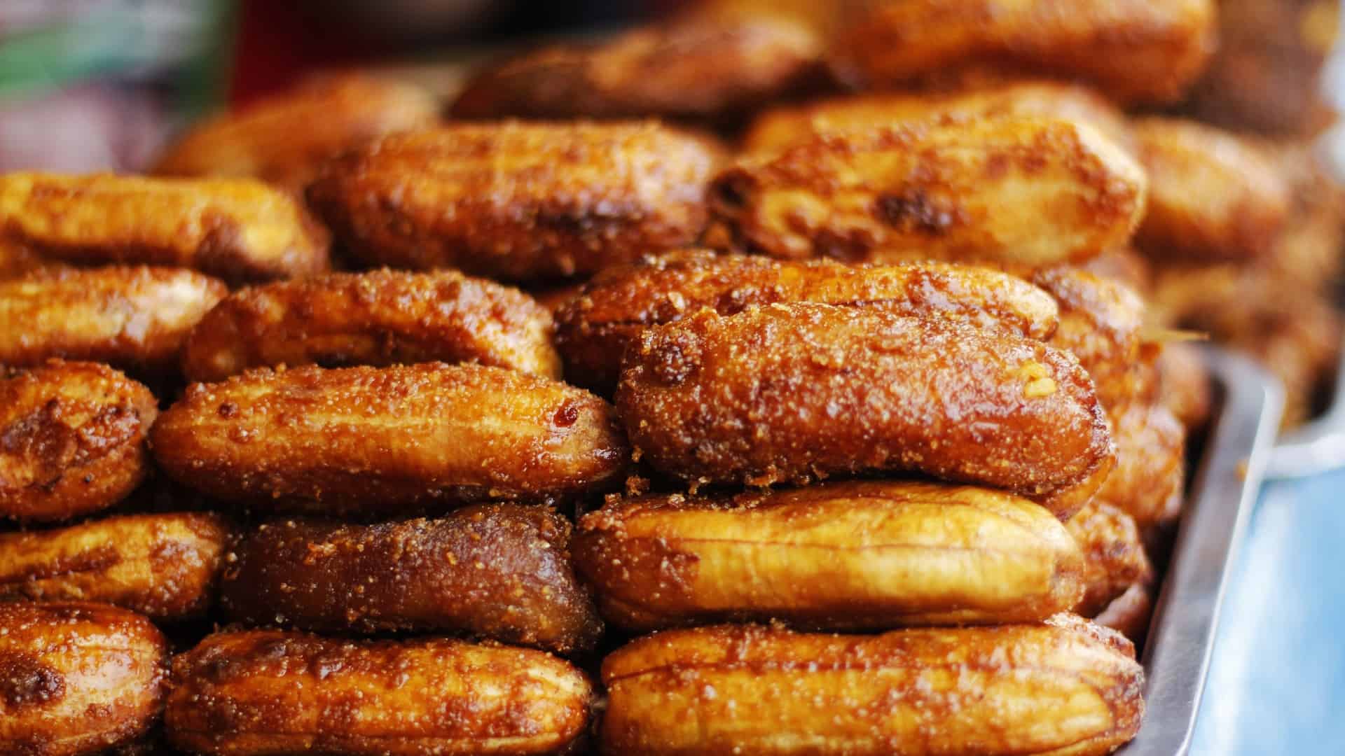 banana cue on a tray