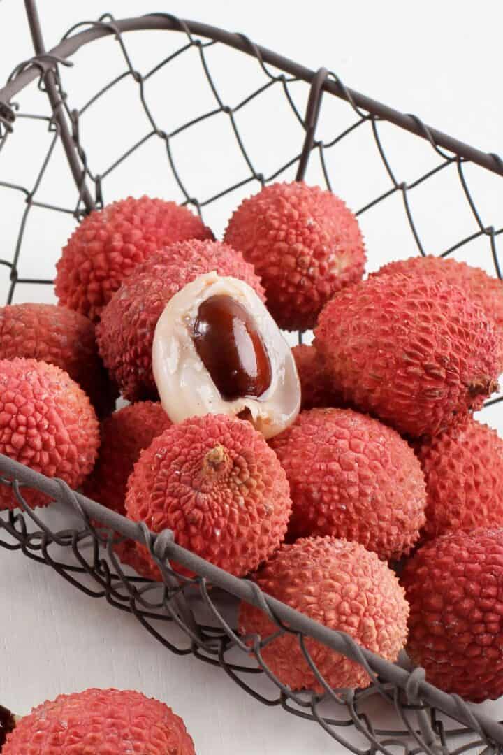 What is Lychee Fruit & What Does it Taste Like (Ultimate Guide