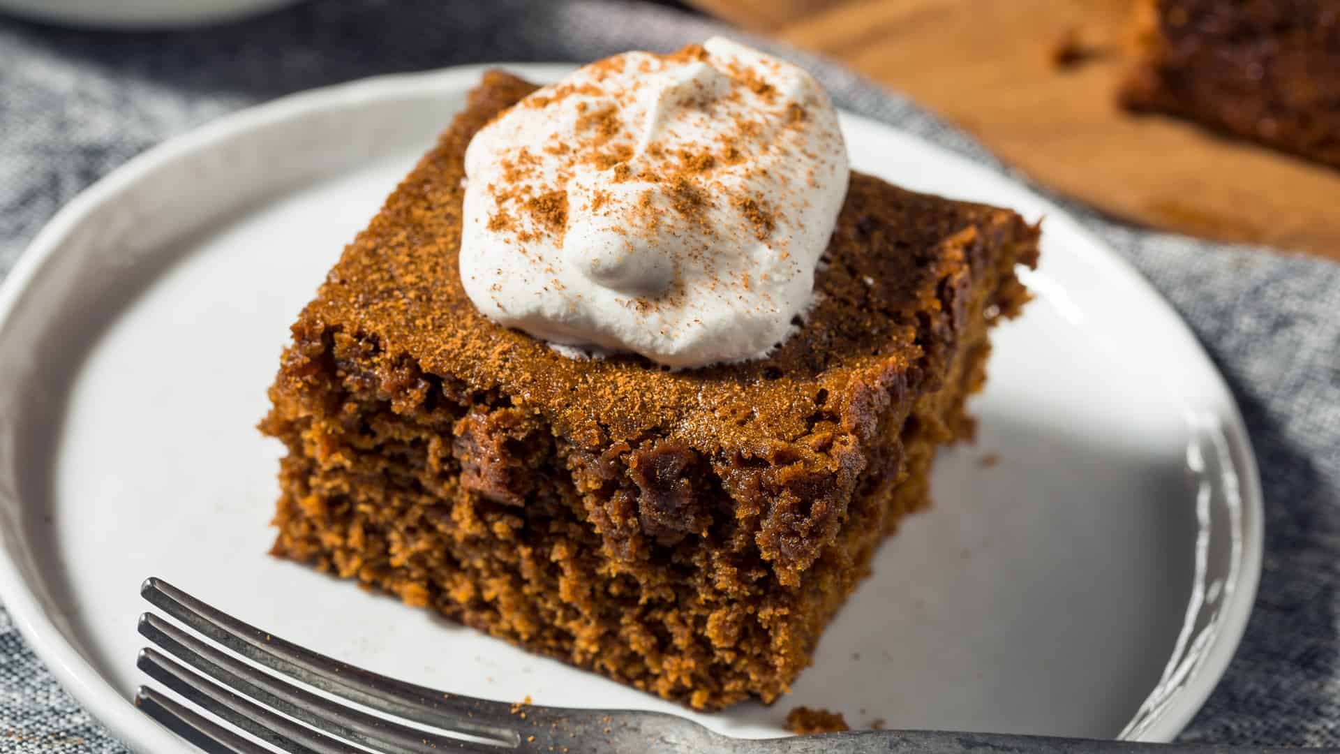 gingerbread cake with whipped cream