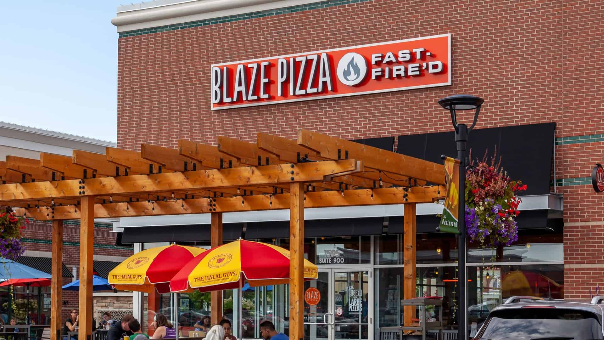 blaze pizza storefront
