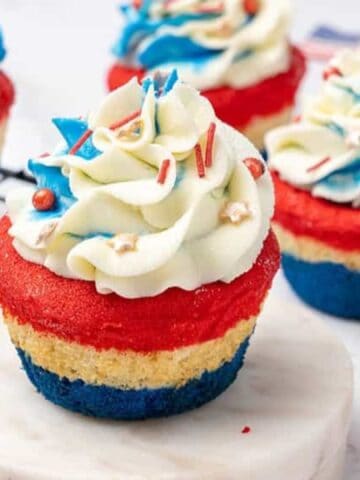 red white and blue cupcakes