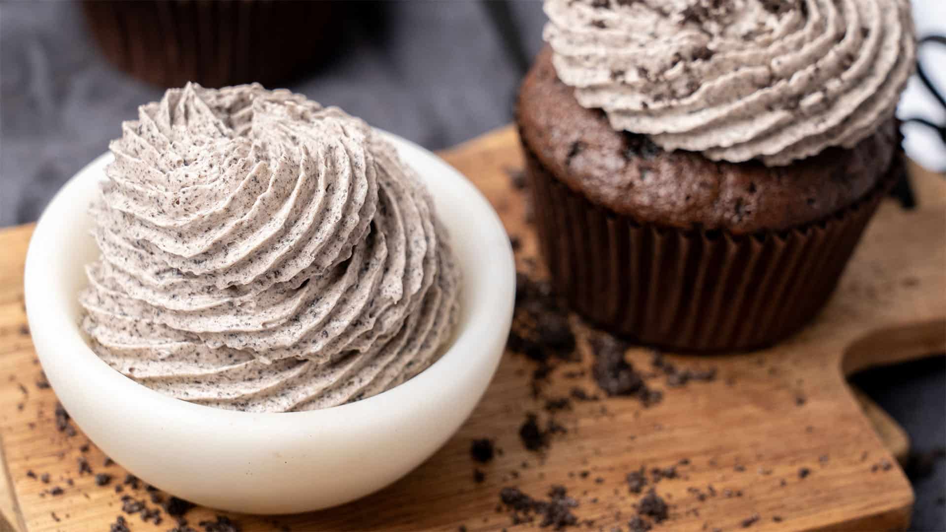 oreo frosting in a cup.