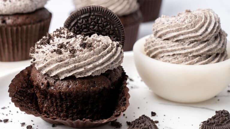 24-bakery-worthy-cupcakes-and-mini-cakes-that-look-as-good-as-they