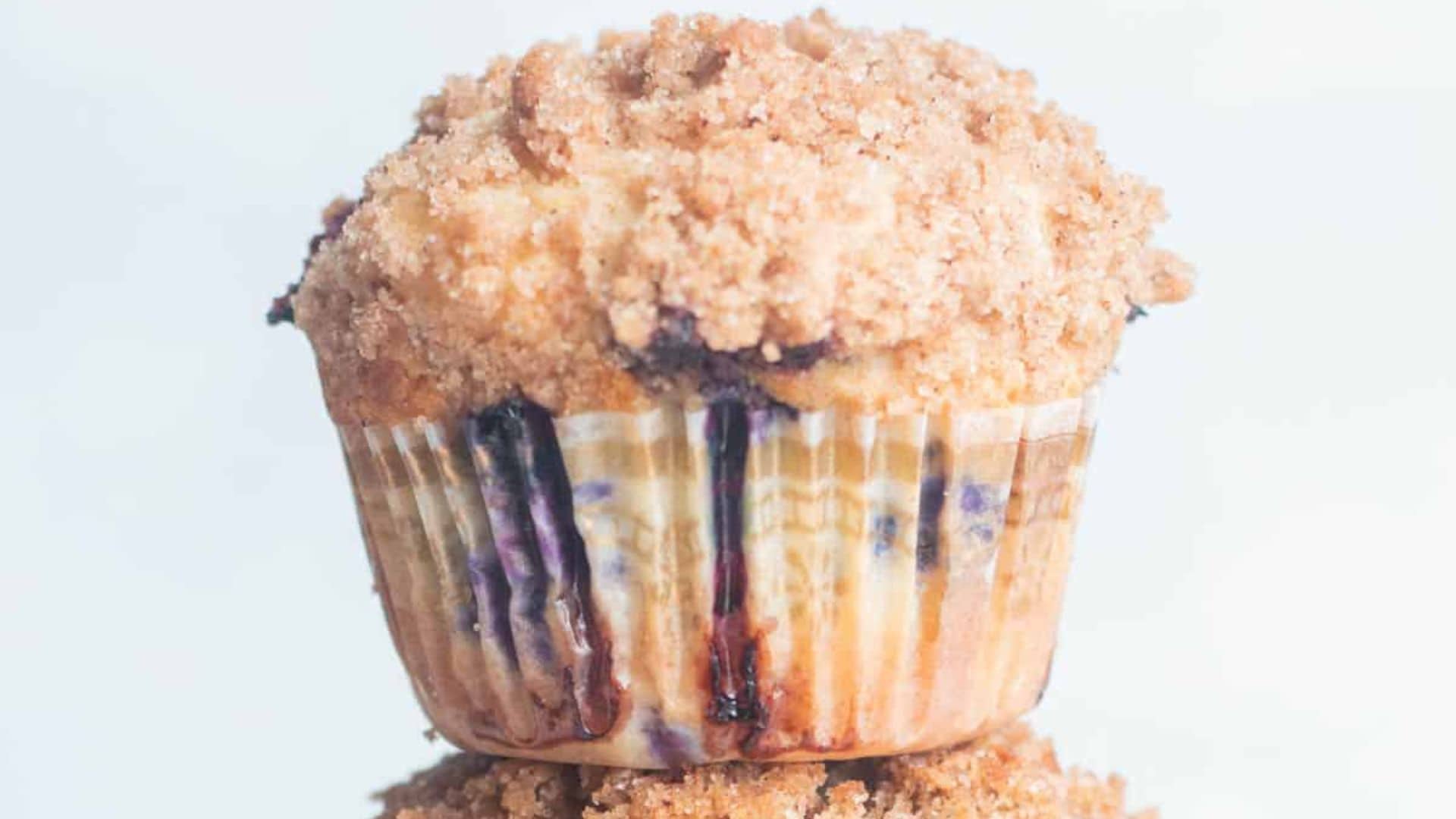 Blueberry Muffins with Cinnamon Streusel.