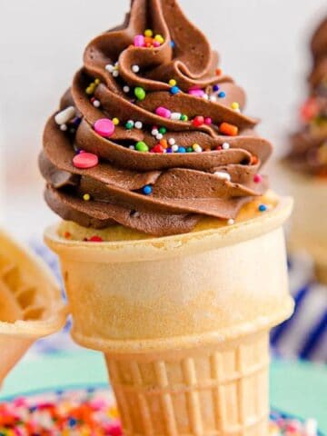 Funfetti Ice Cream Cone Cupcakes (1).