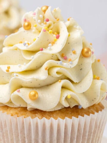Vanilla cupcakes.