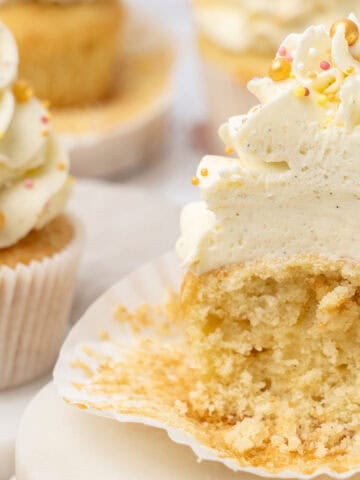 Vanilla cupcakes.