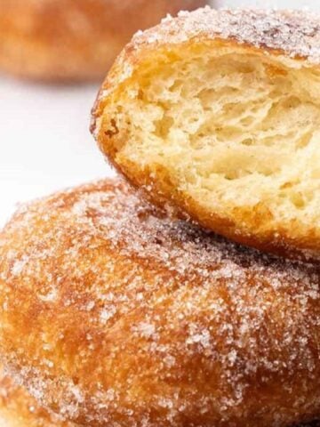 bricohe donuts with cinnamon and sugar