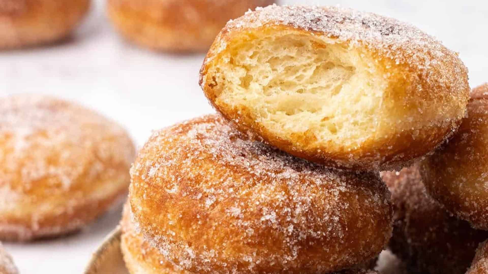 bricohe donuts with cinnamon and sugar