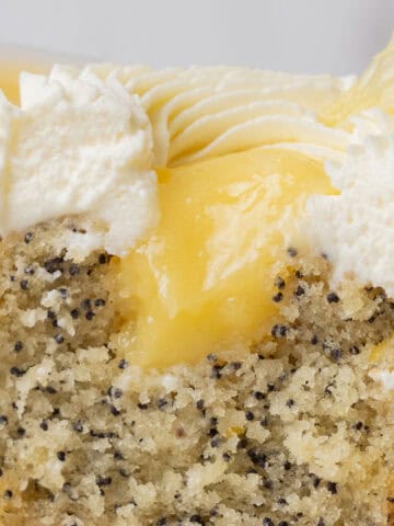 lemon poppy seed cupcakes.