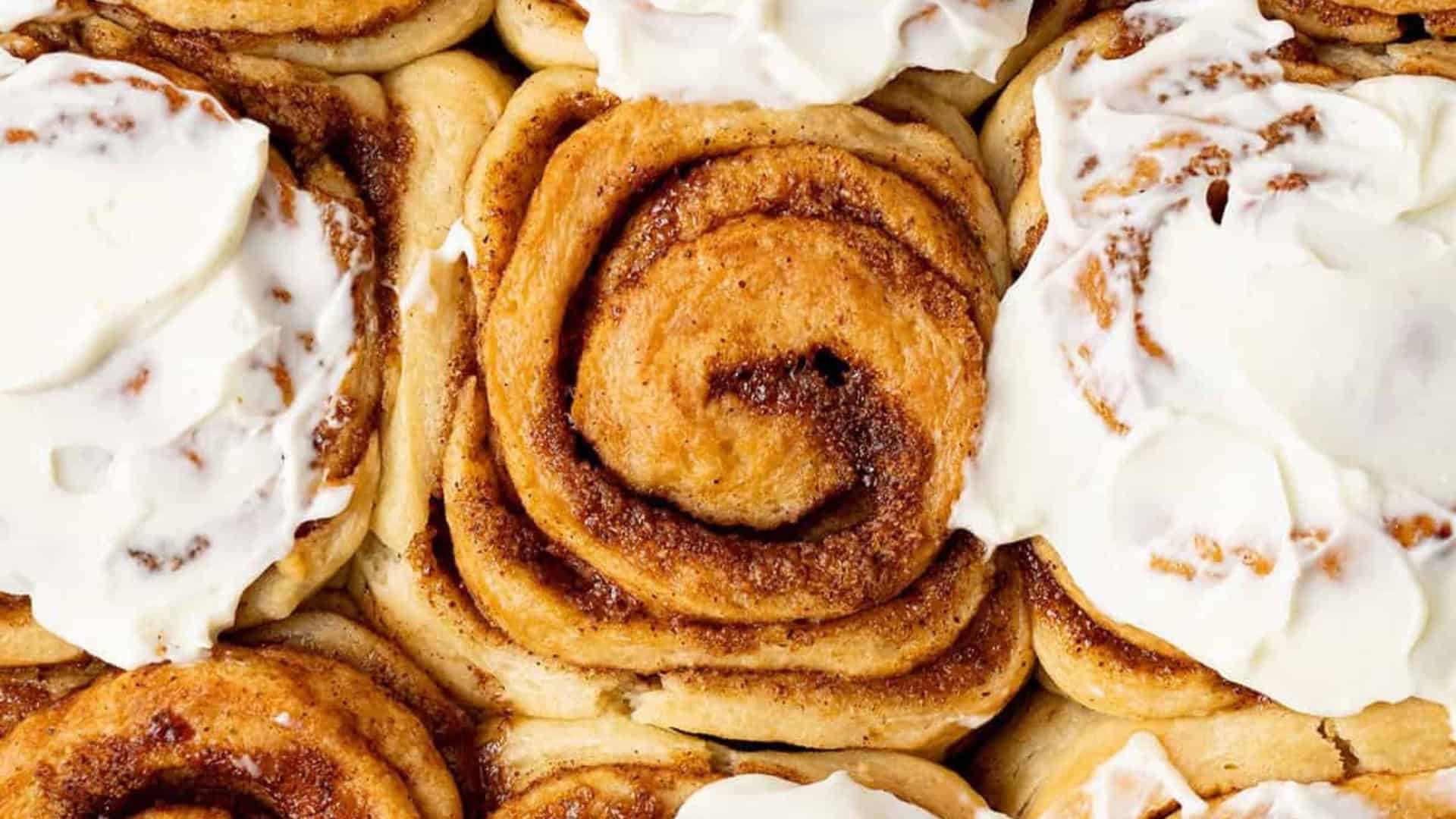 Brioche cinnamon rolls with frosting