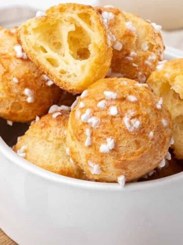 small ramekin of chouquettes