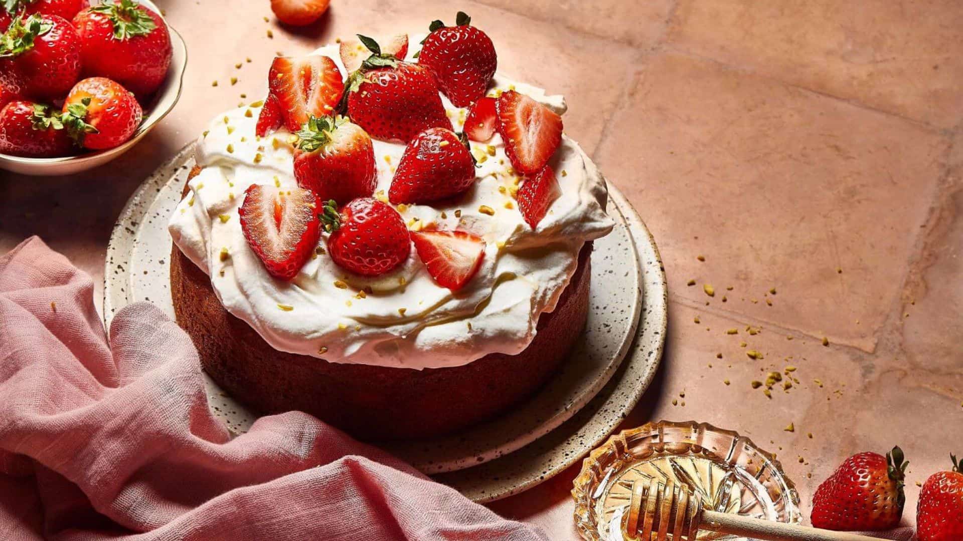 Strawberry & Honey Valentine Cake.
