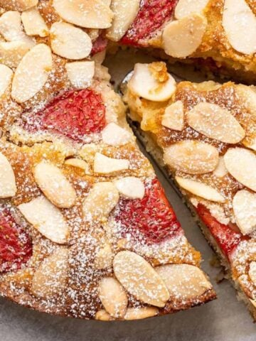 strawberry and almond cake with slice