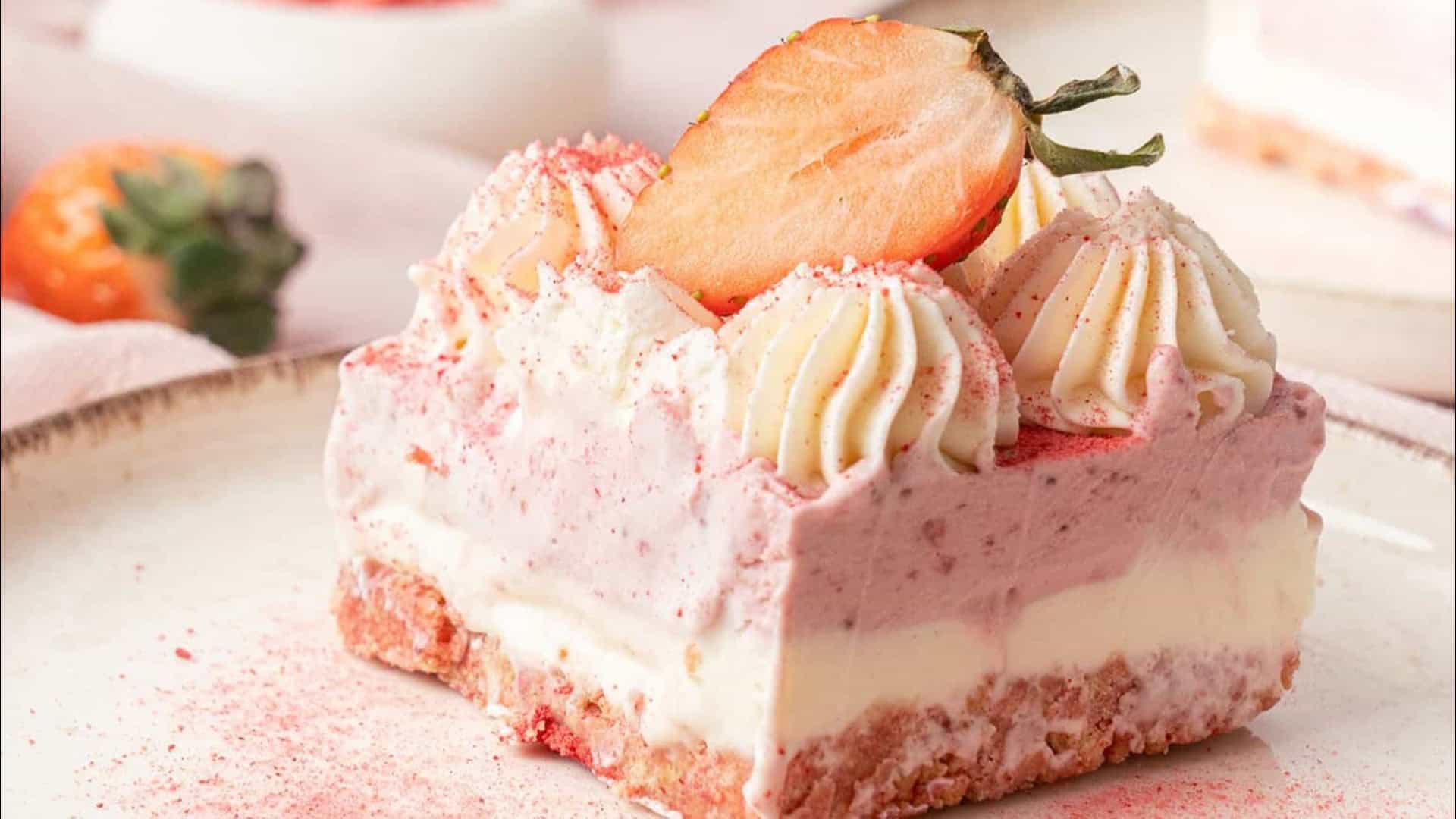 strawberry lasagna with fresh berries