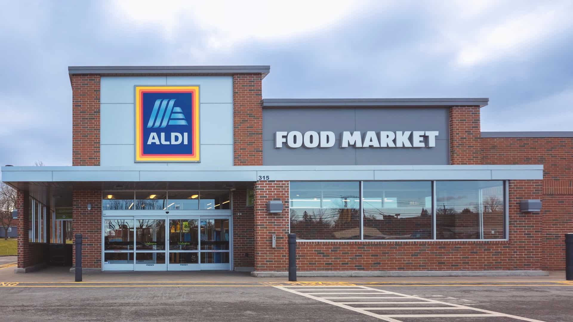 aldi grocery store storefront