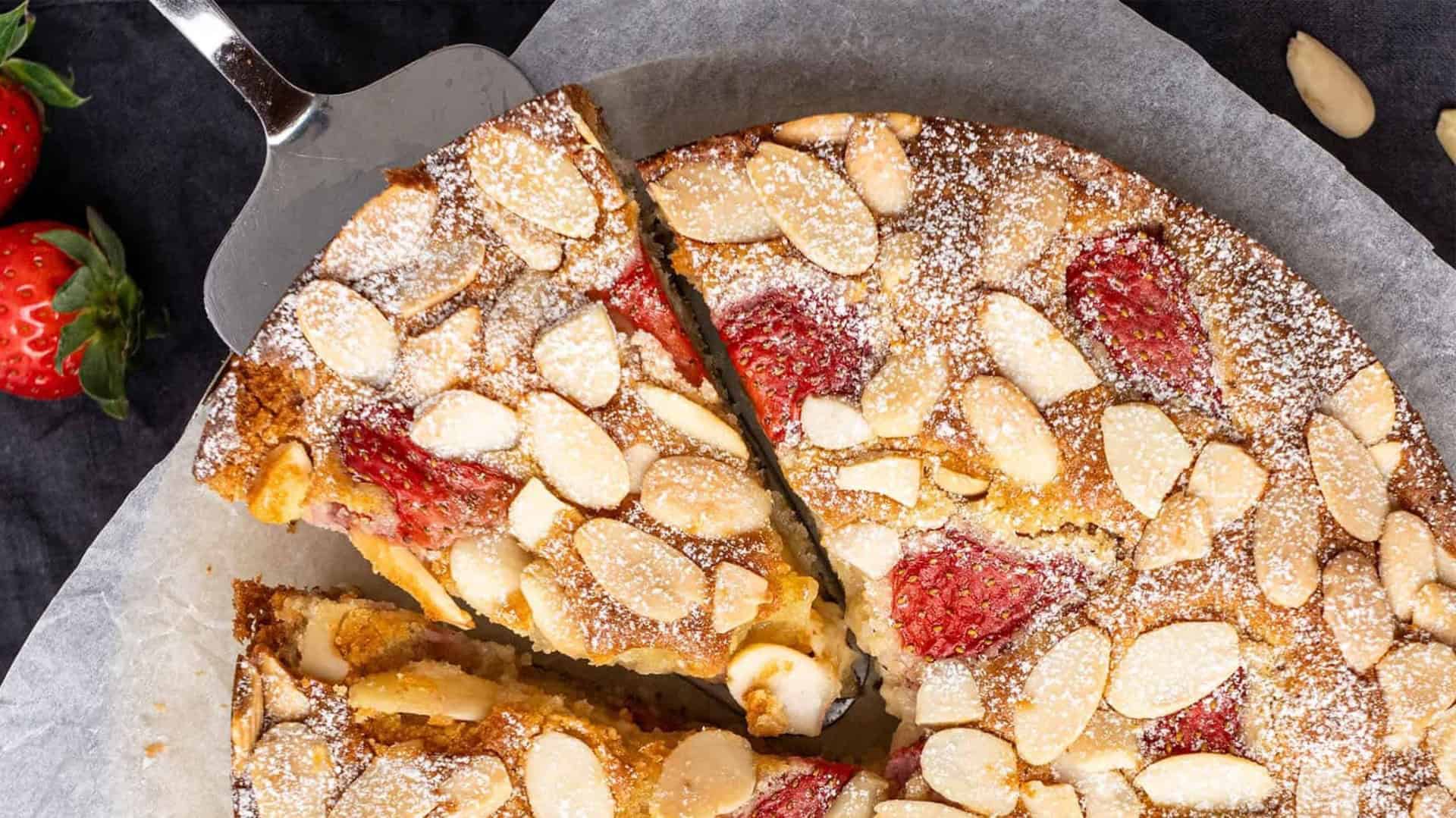 almond cake with fresh strawberries