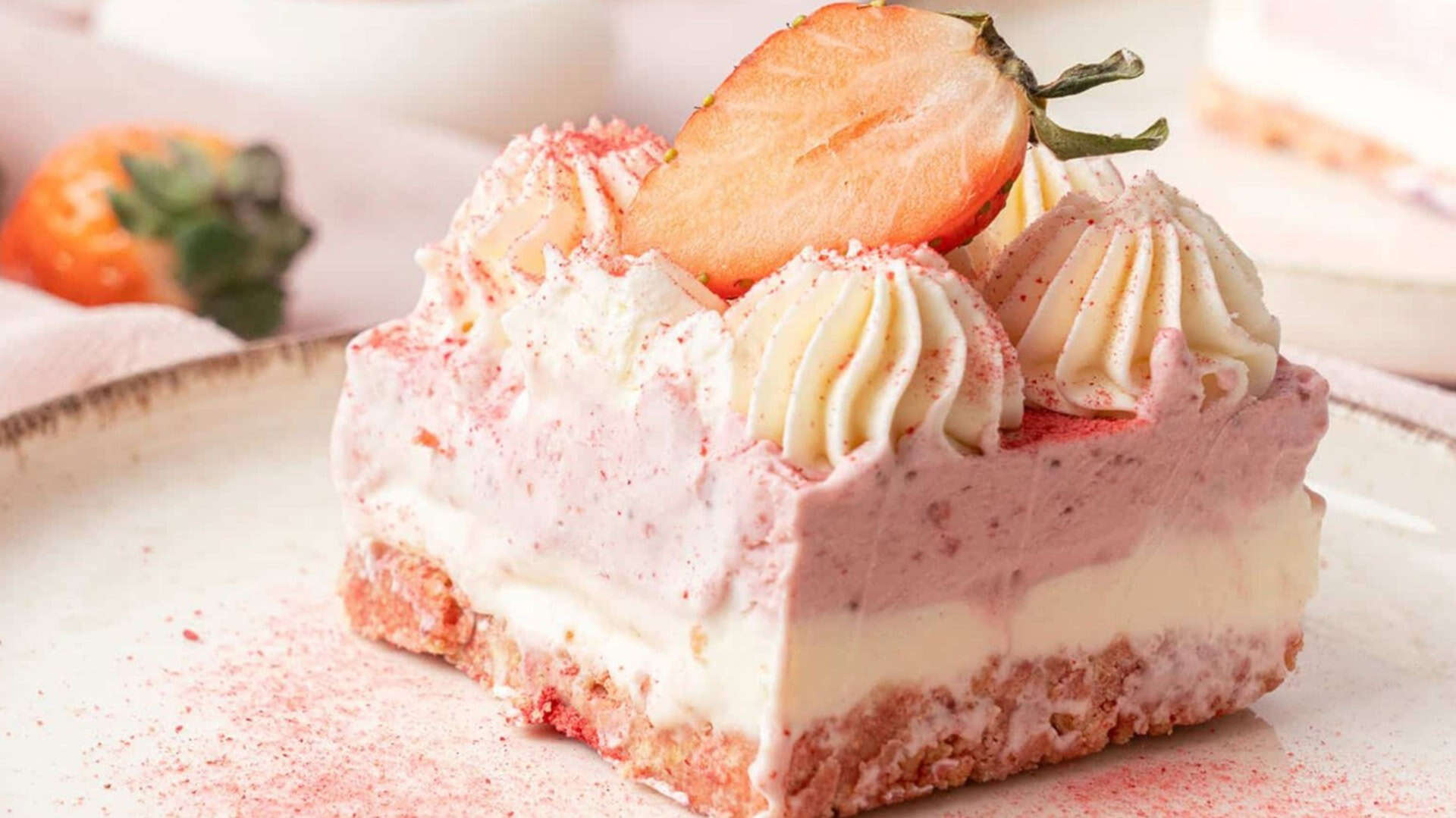 strawberry lasagna with fresh berries