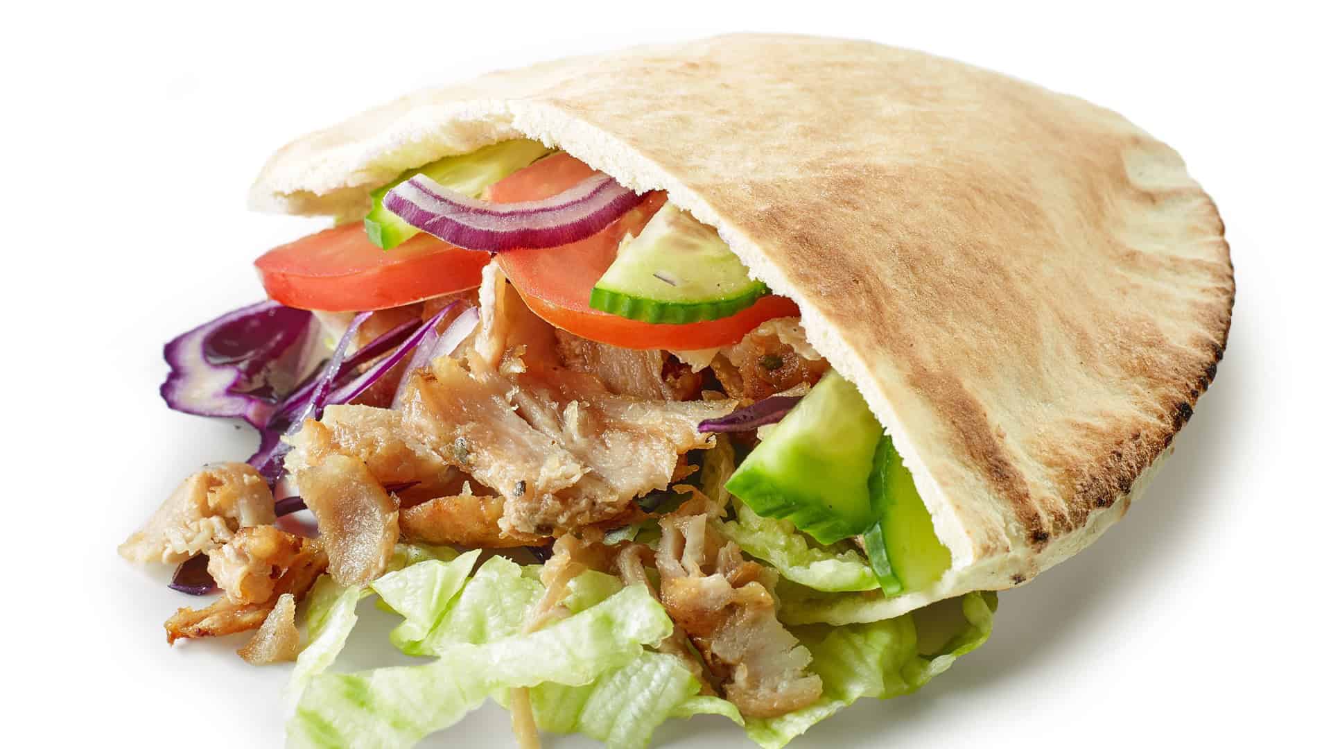Chicken pita with lettuce and tomatoes