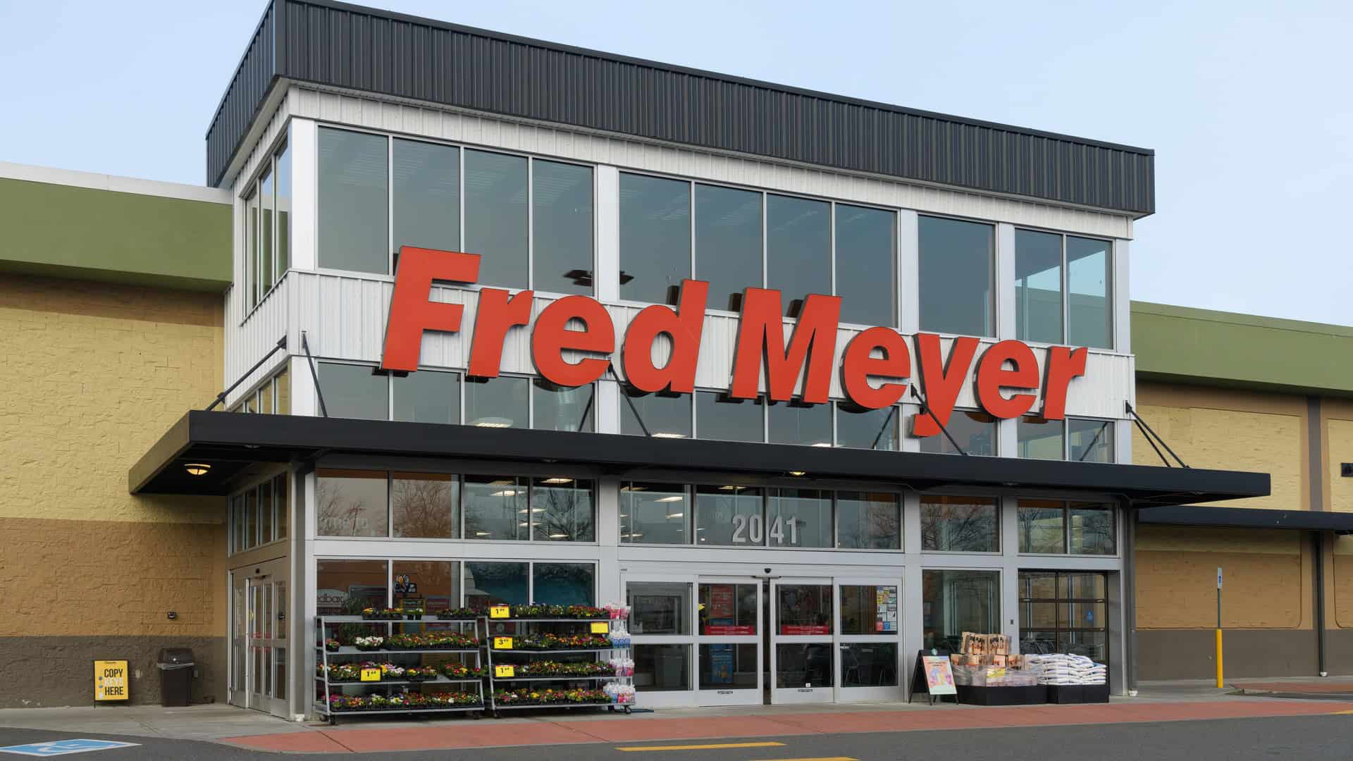 Fred meyer grocery store storefront
