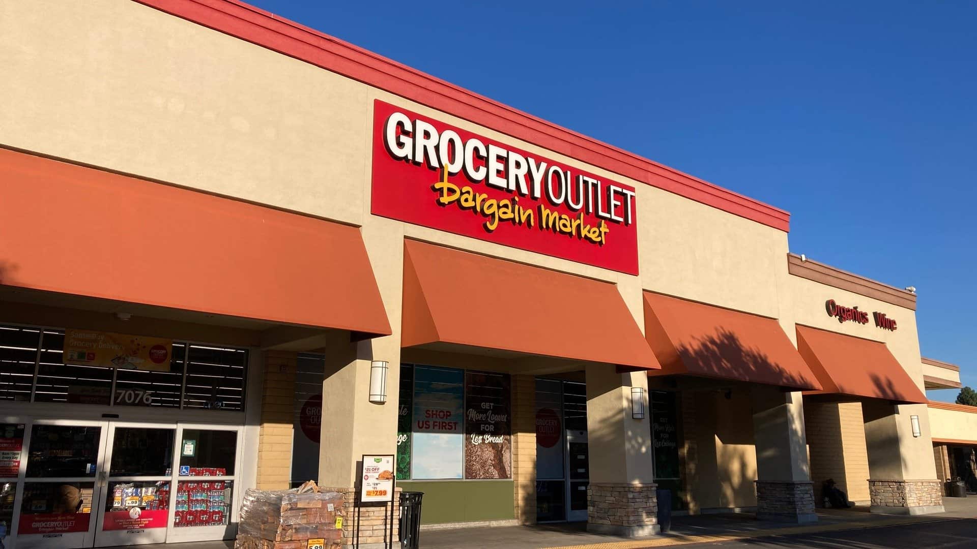 Grocery outlet storefront
