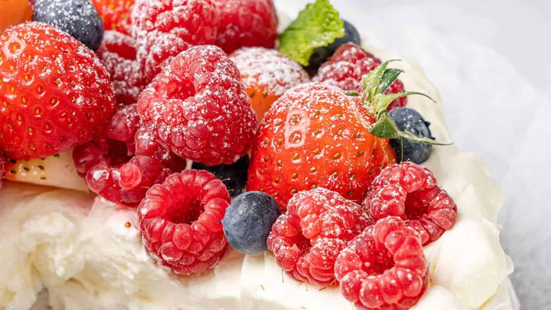 Pavlova Cake