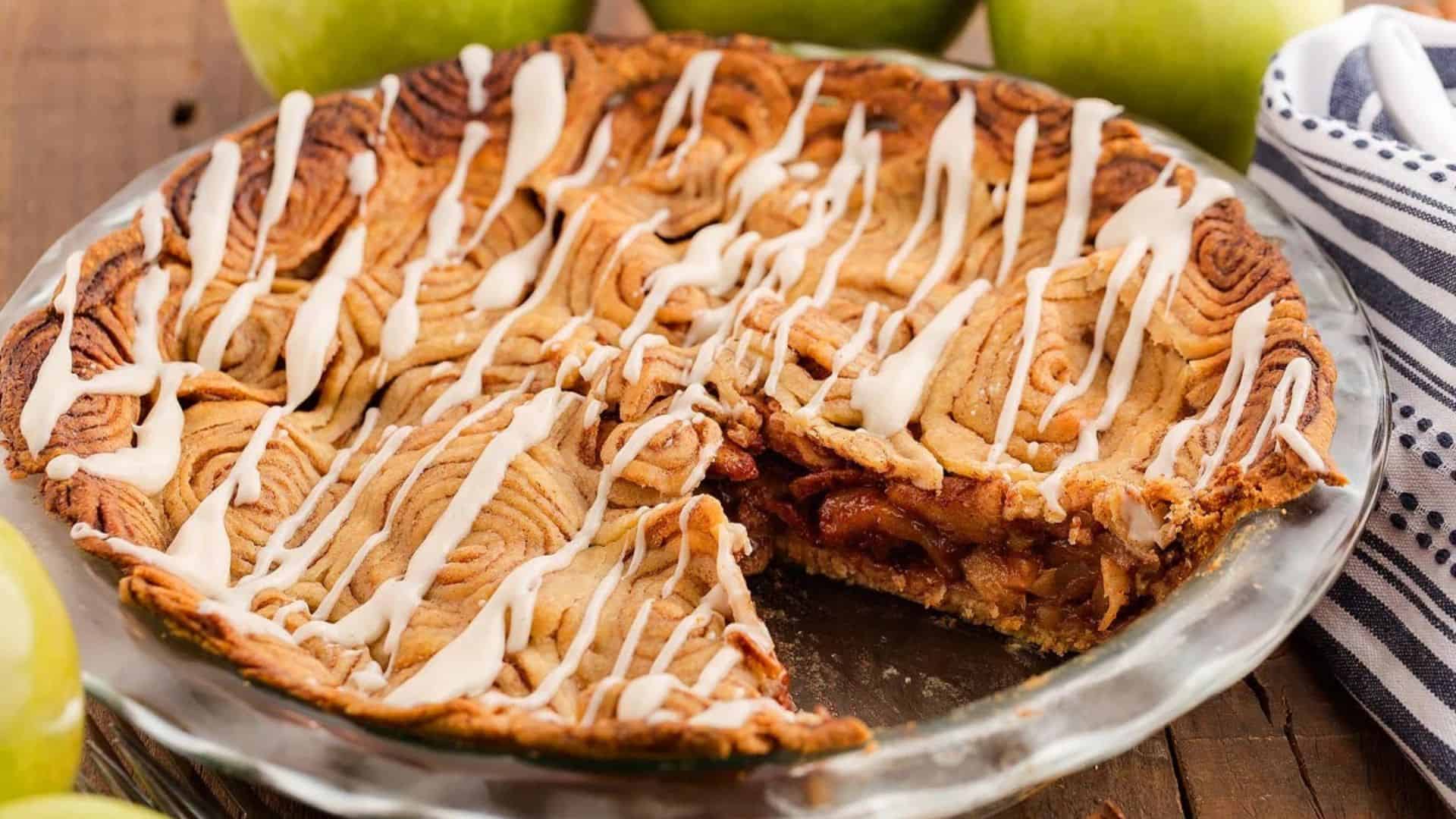Cinnamon Roll Apple Pie.
