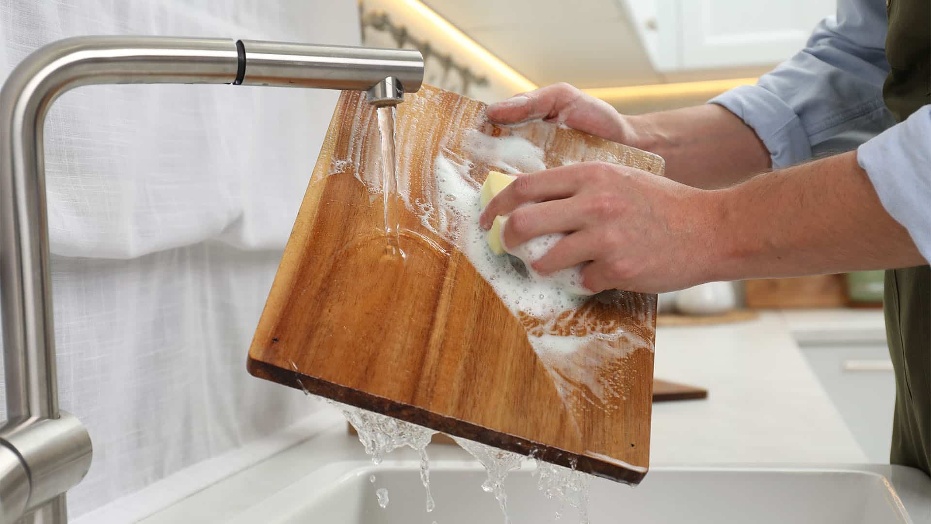 washing cutting board.