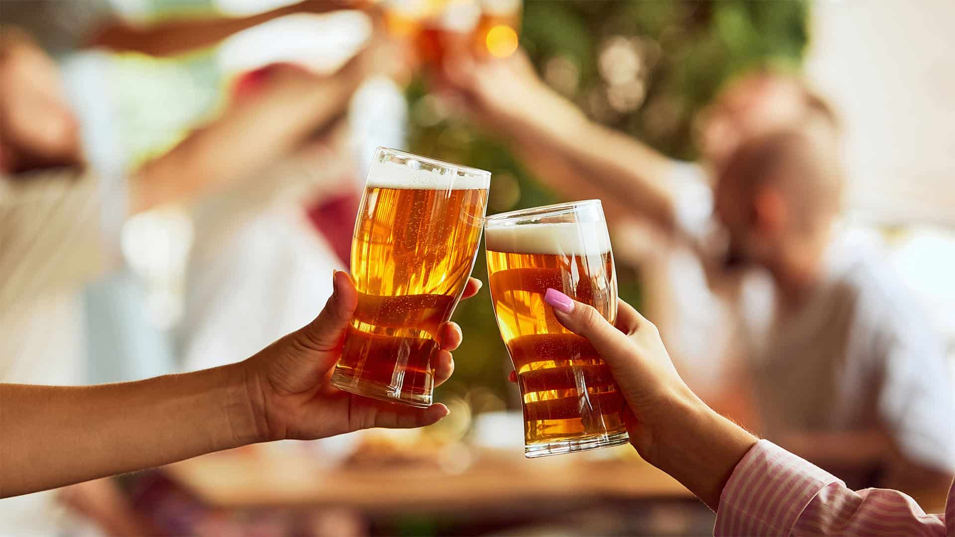 people drink beer.